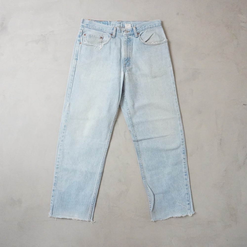 Vintage Levis 550 Jeans 32x28 Mens 90s Light Wash Relaxed Fit USA Made Denim